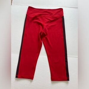 Zyia Active Capri Leggings Size 8-10 Red